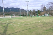 宇治茶の郷、和束（わづか）町テニスコートを砂入人工芝へ改修