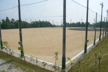びわこ成蹊スポーツ大学に待望の新グラウンド完成。芝草は学生達で生育
