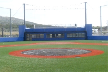 八丈島の南原スポーツ公園に全面ロングパイル人工芝の野球場誕生