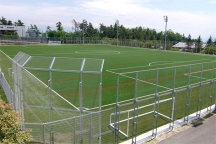 グリーンフィールド穂坂 サッカー場を最新のロングパイル人工芝で改修