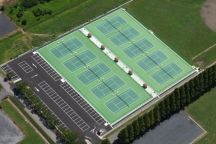 大宮健保グラウンドのテニスコートをアスエ－スで4面改修、16面新設
