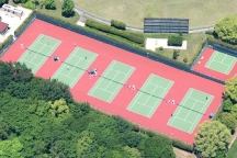 朝宮公園のテニスコートを全面改修