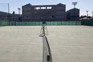 豊川高校のテニスコートを砂入り人工芝へ全面リニューアル